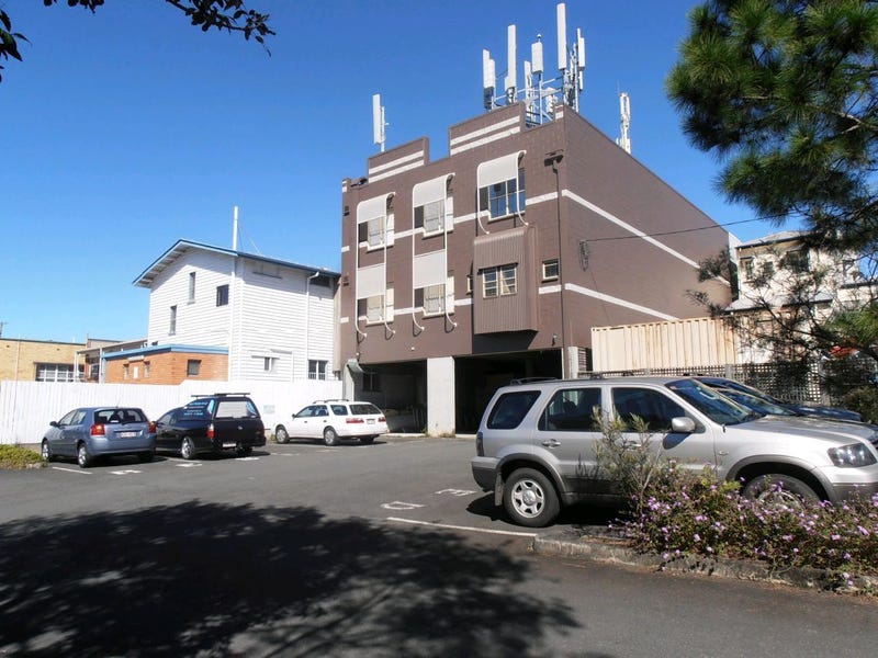 970 Logan Road, Holland Park — image 2