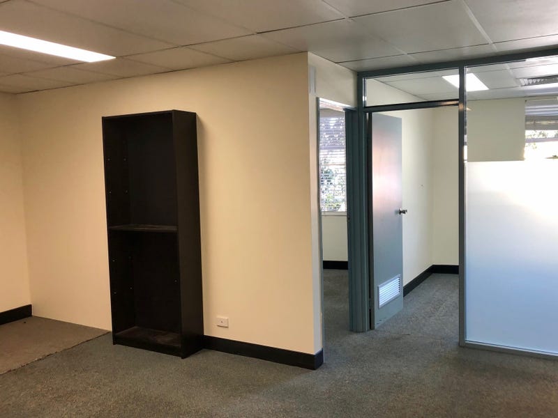 970 Logan Road, Holland Park — image 3