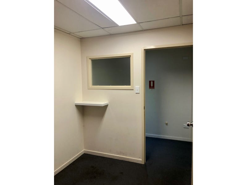 970 Logan Road, Holland Park — image 11