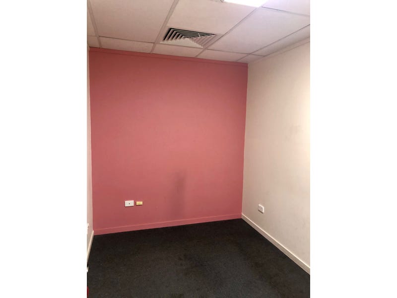 970 Logan Road, Holland Park — image 10