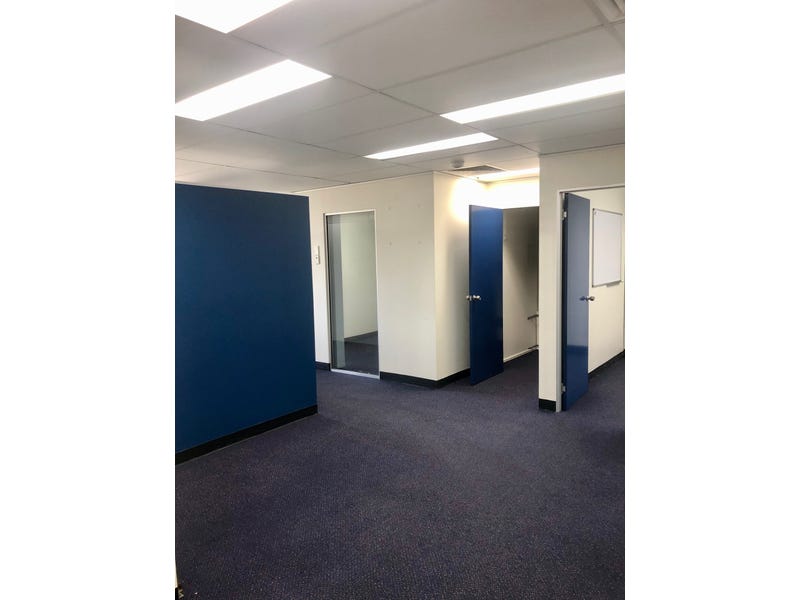 970 Logan Road, Holland Park — image 15