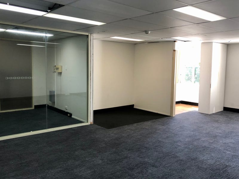 970 Logan Road, Holland Park — image 20