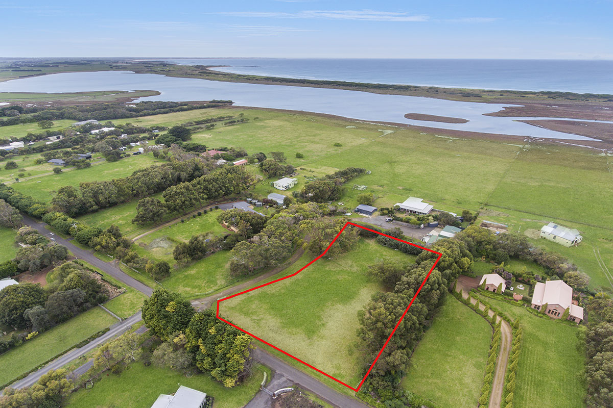 79 Model Lane Port Fairy Vic 71113, Port Fairy - Image 1