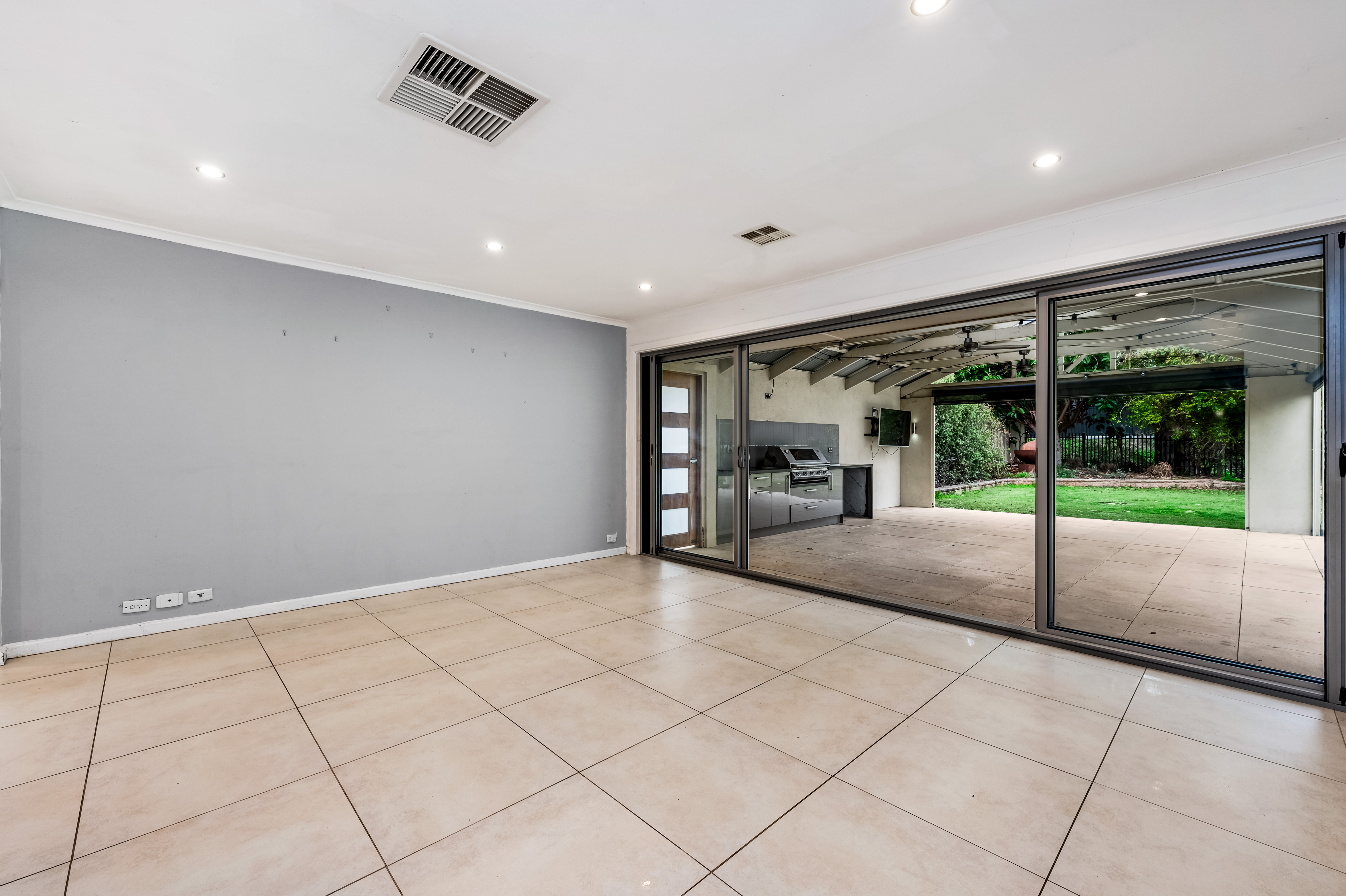31 Kirrawee Drive, Redwood Park SA