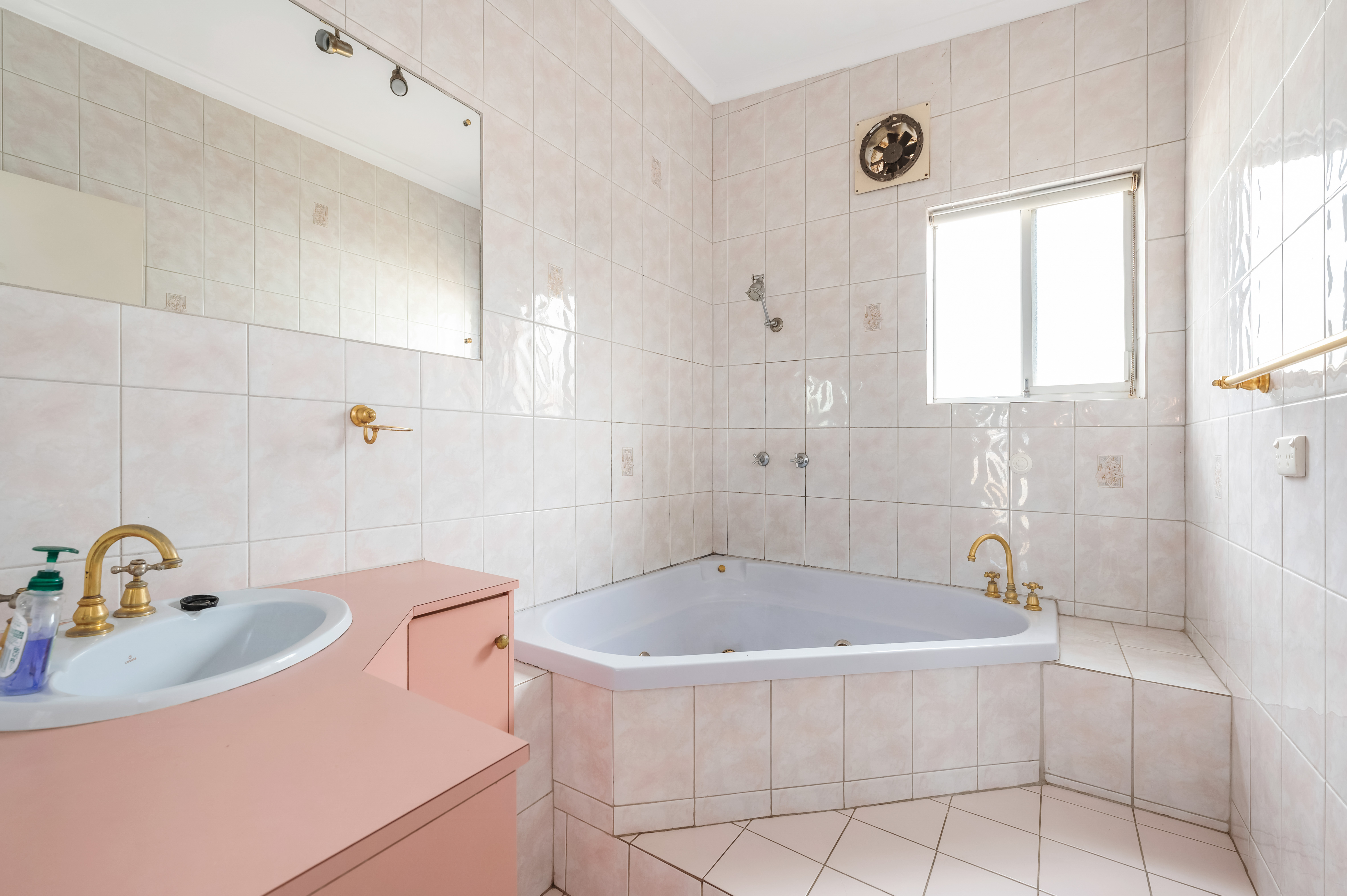 18 Gedville Road, Taperoo SA