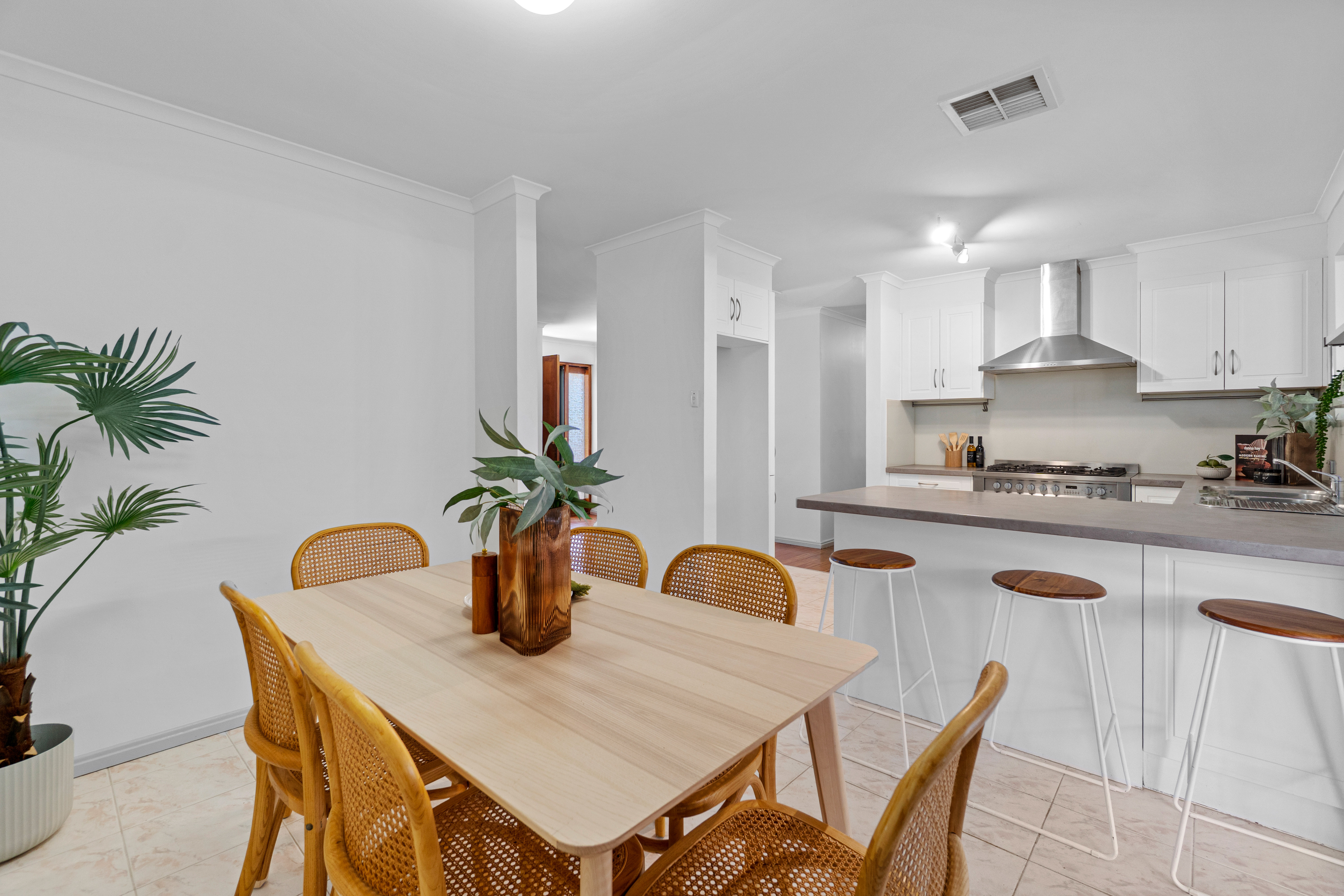 27 Education Road, Happy Valley SA