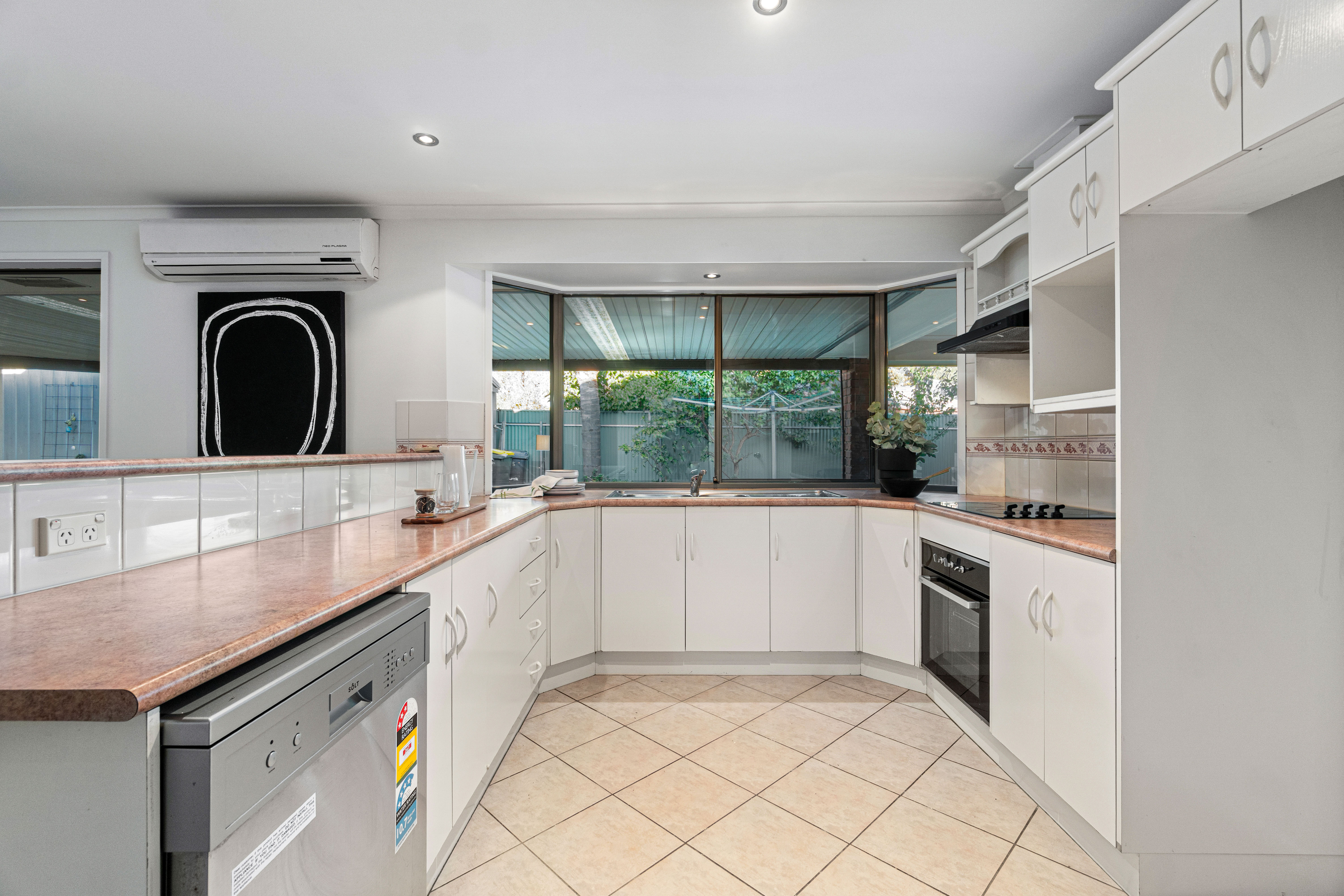 5 Buckingham Court, Windsor Gardens SA