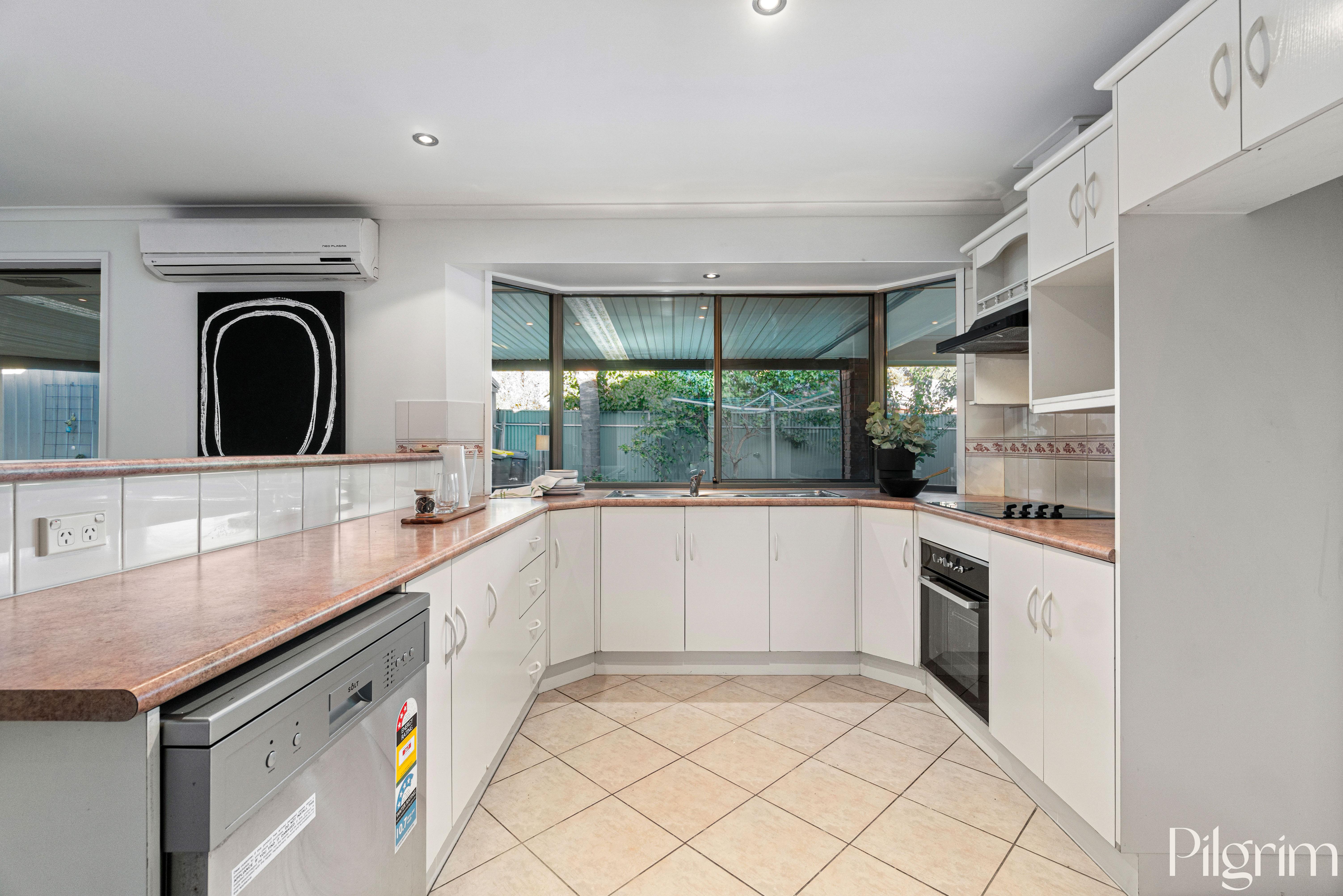 5 Buckingham Court, Windsor Gardens SA