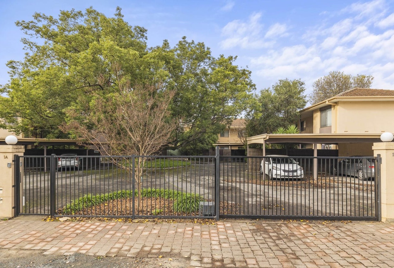 4/1B Heartland Avenue, Black Forest SA