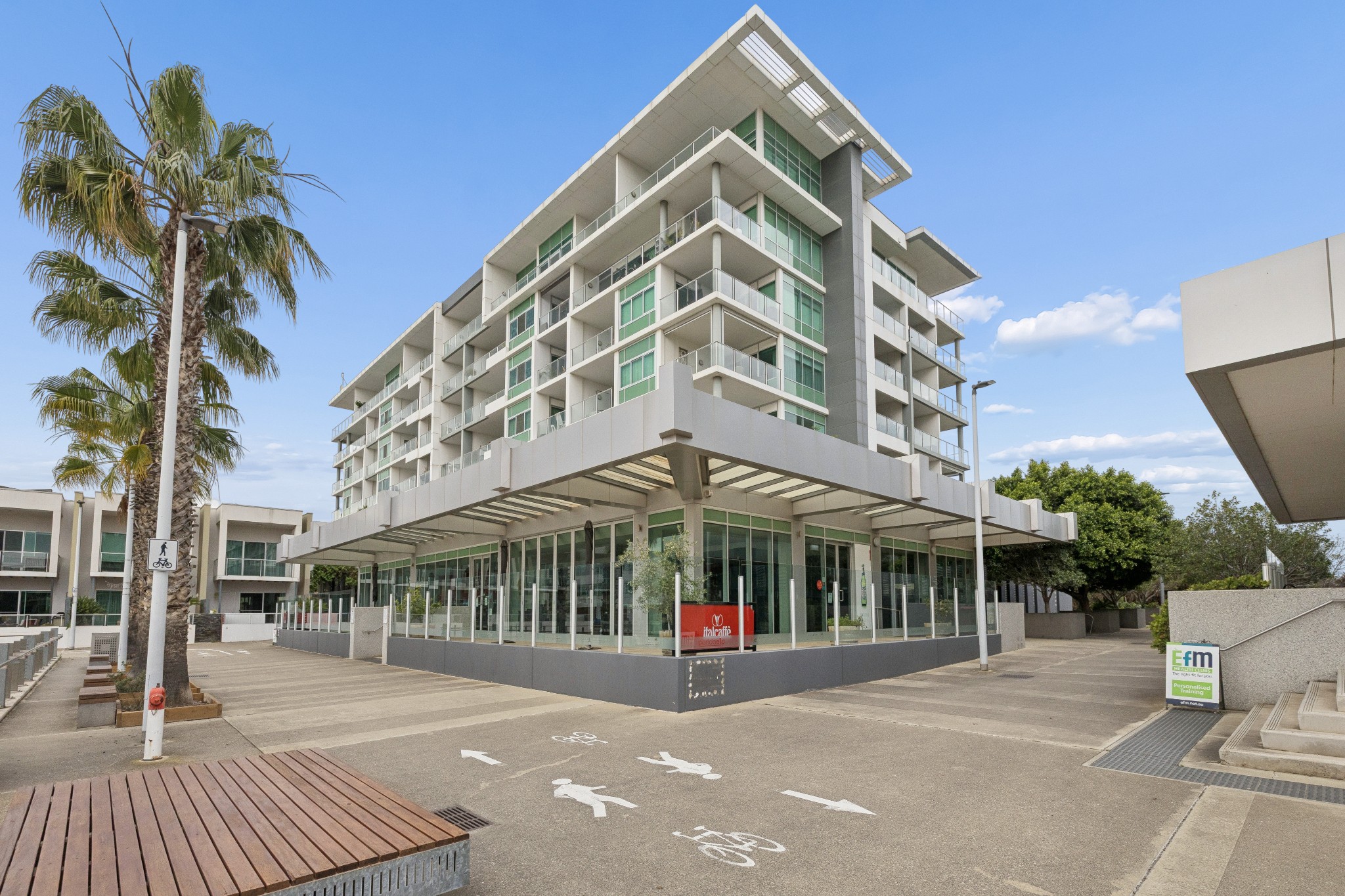303/1-2 Tarni Court, New Port SA