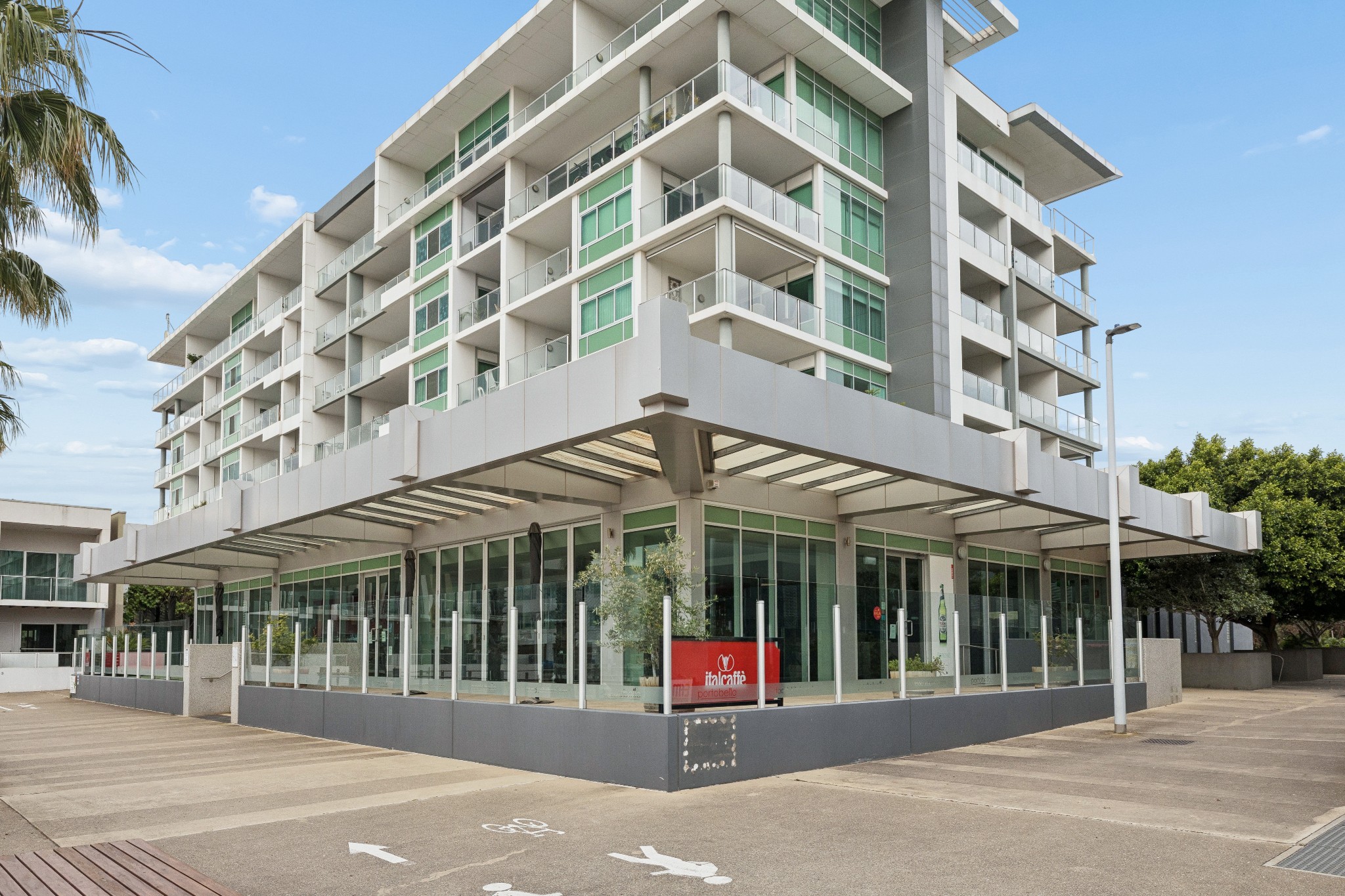 303/1-2 Tarni Court, New Port SA