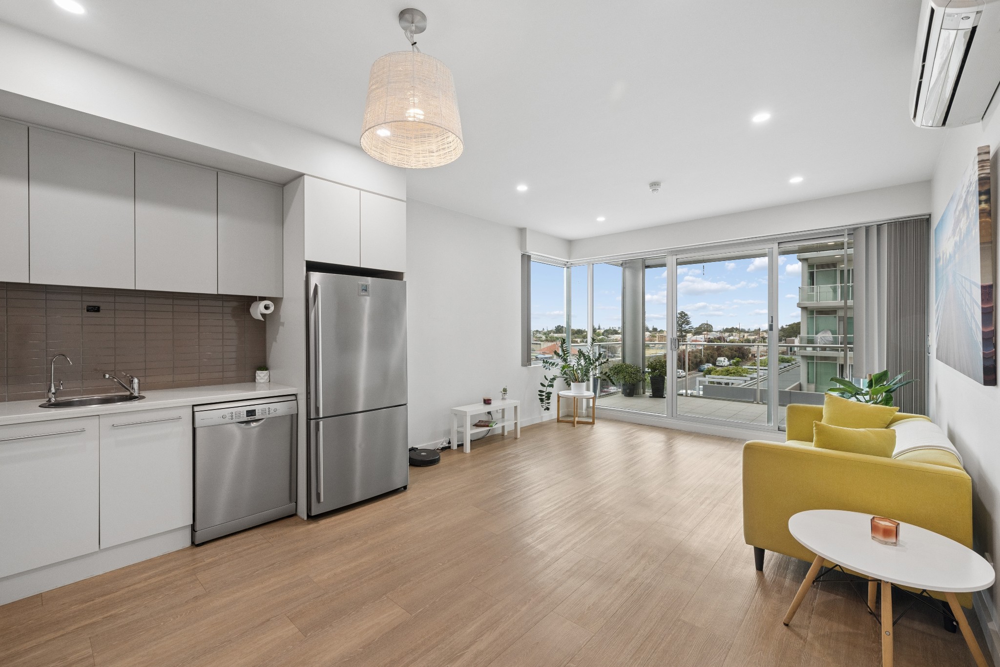 303/1-2 Tarni Court, New Port SA