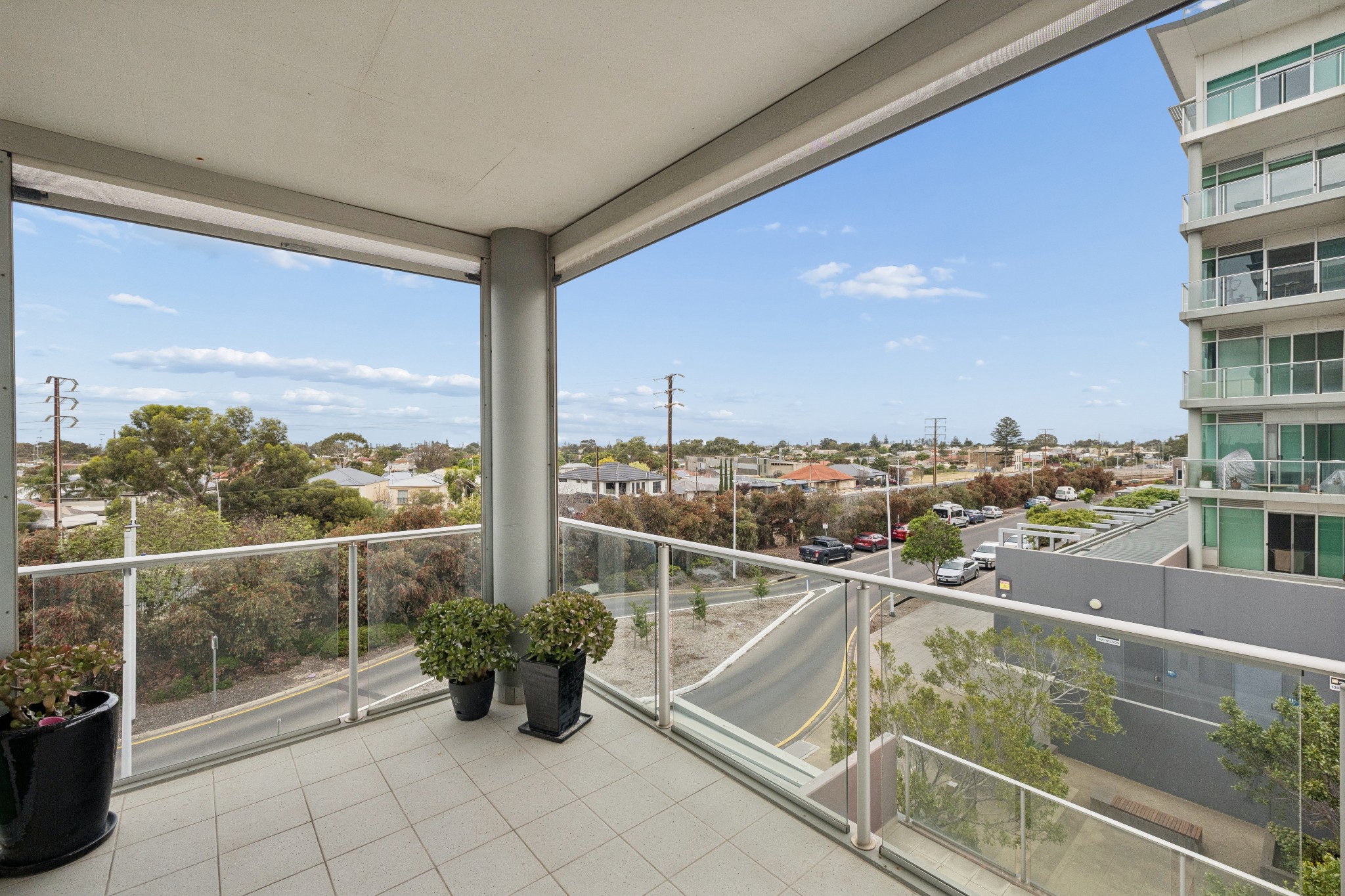 303/1-2 Tarni Court, New Port SA
