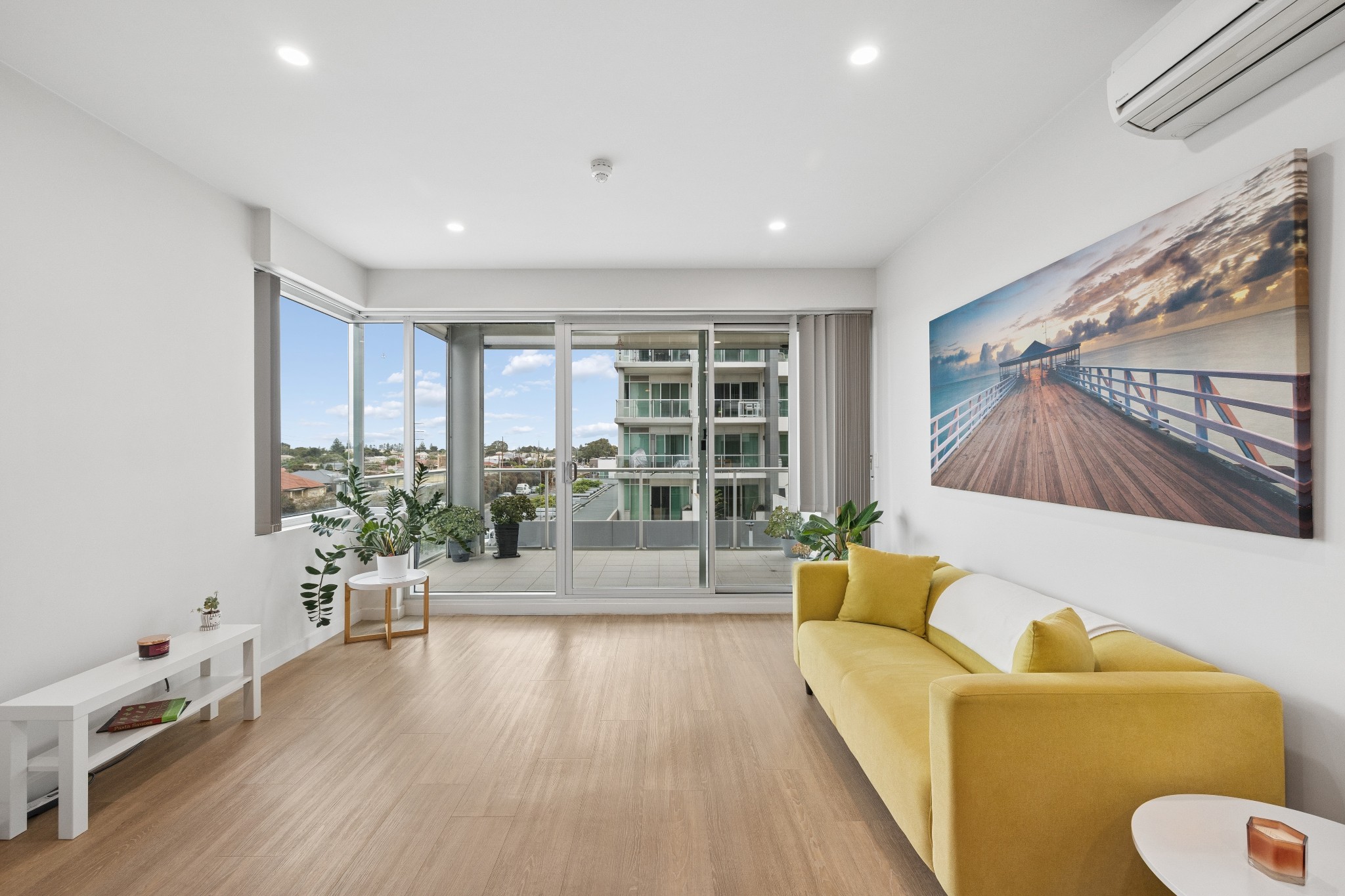 303/1-2 Tarni Court, New Port SA