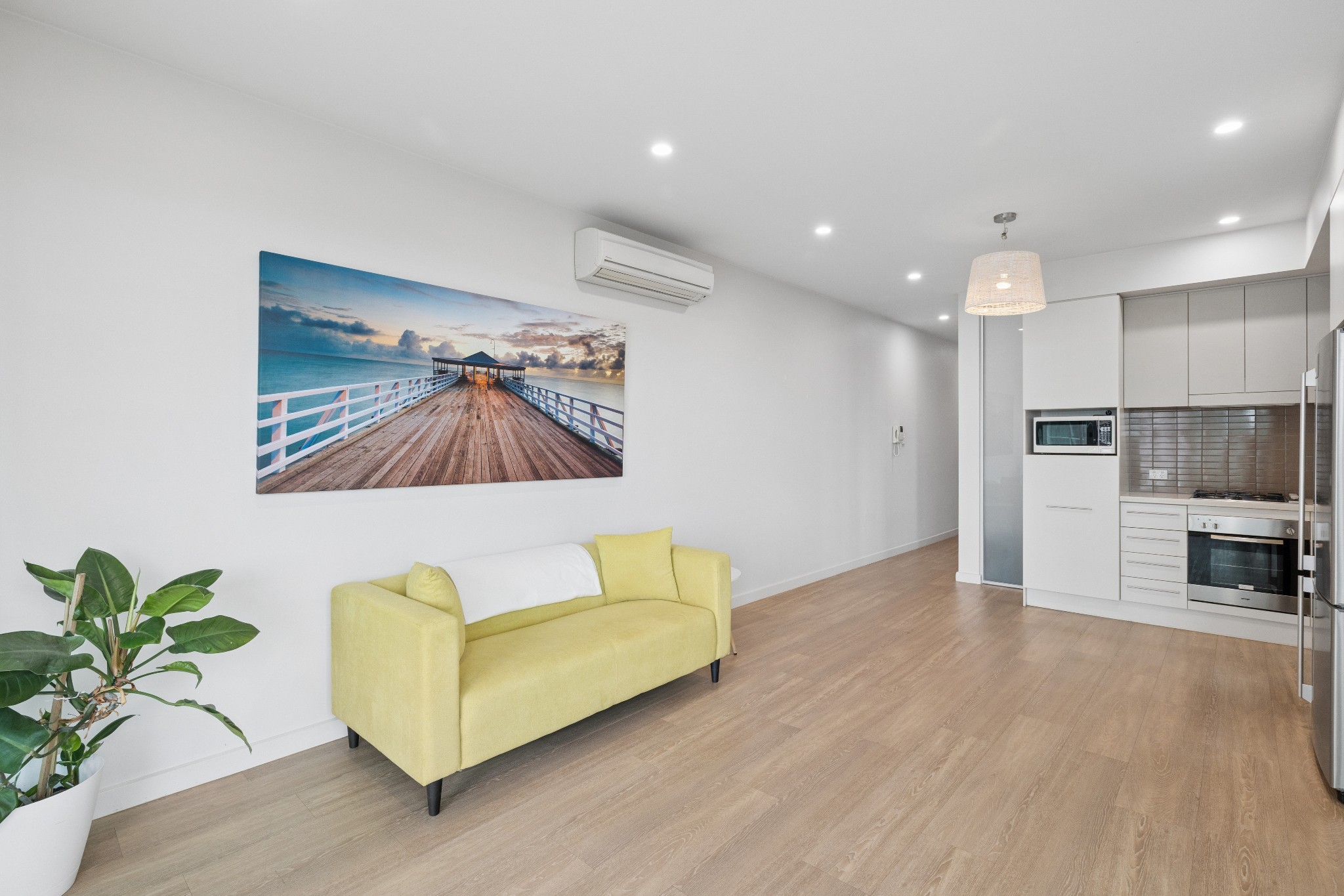 303/1-2 Tarni Court, New Port SA