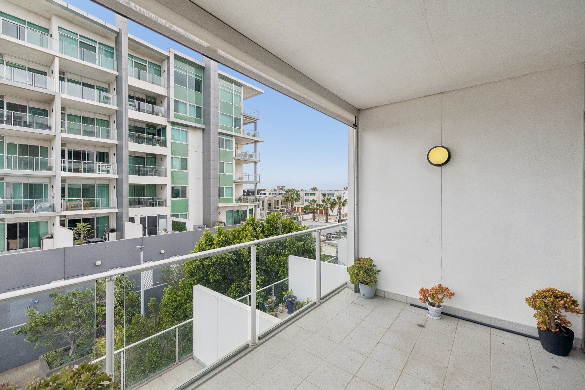 303/1-2 Tarni Court, New Port SA