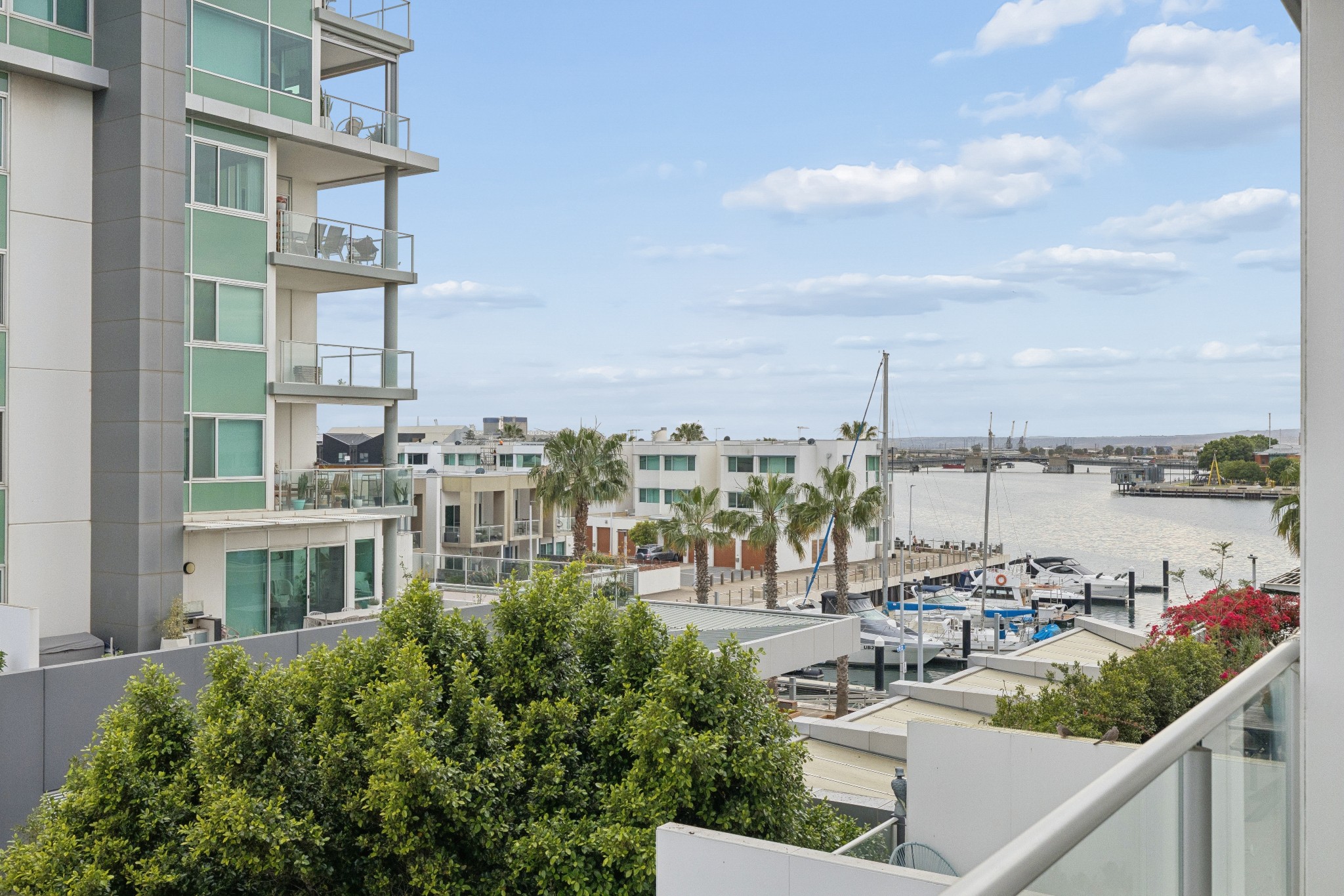 303/1-2 Tarni Court, New Port SA