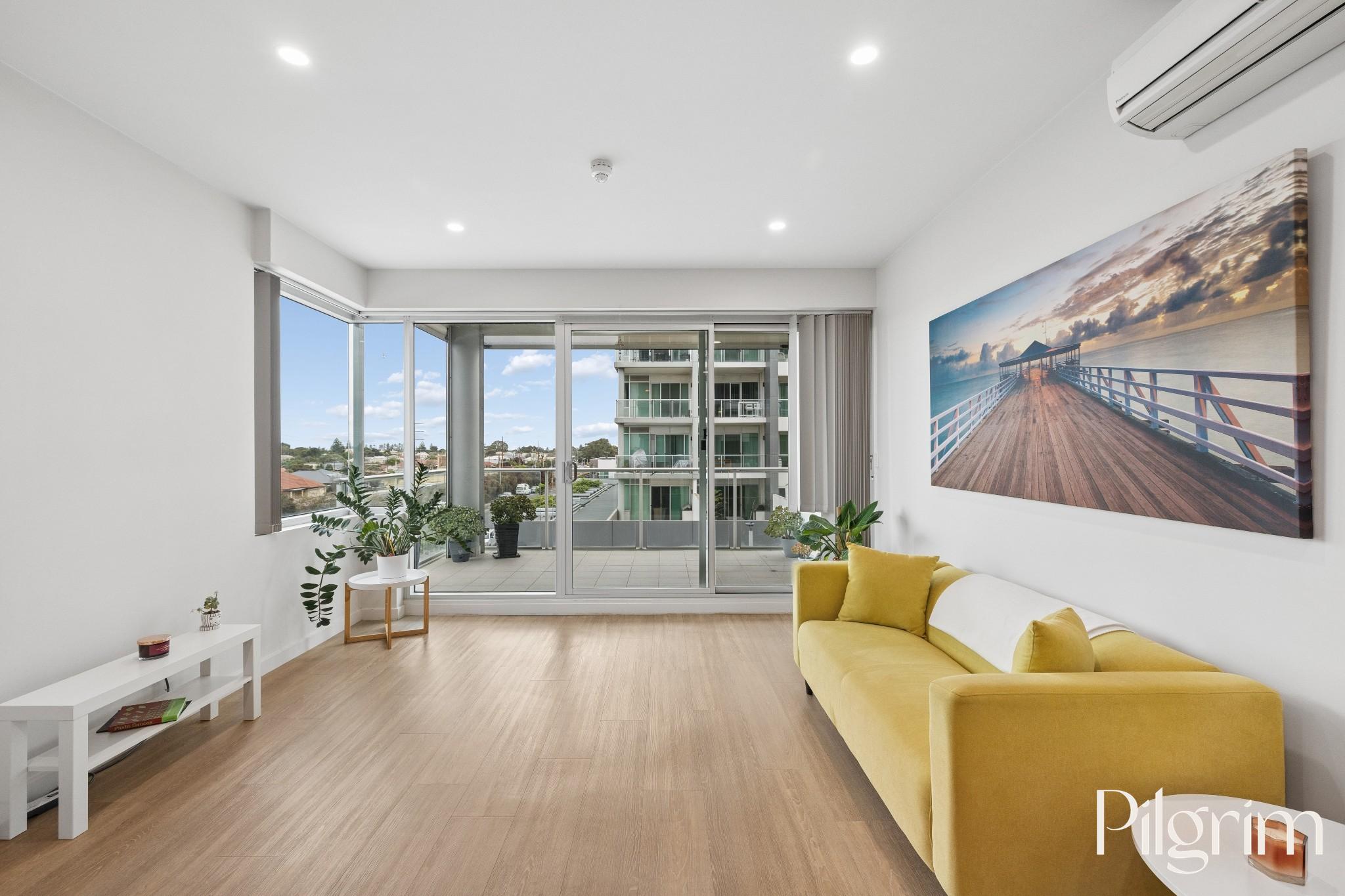 303/1-2 Tarni Court, New Port SA