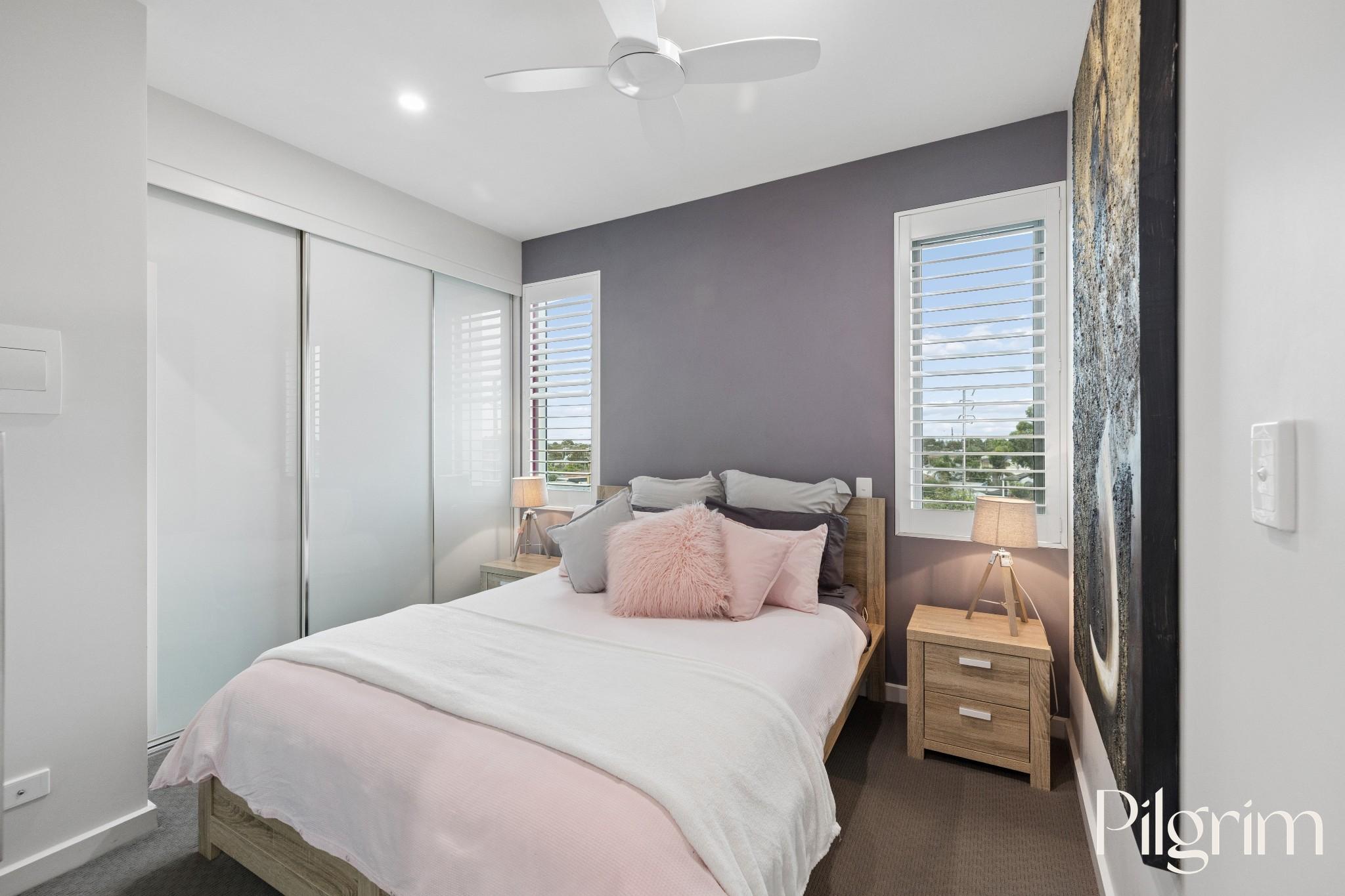 303/1-2 Tarni Court, New Port SA