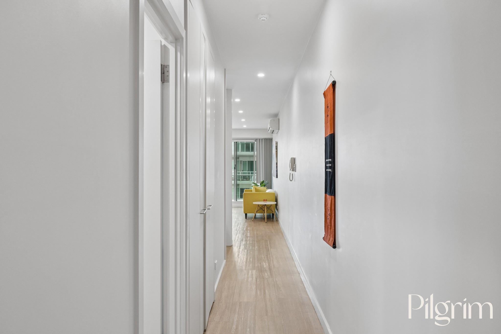 303/1-2 Tarni Court, New Port SA