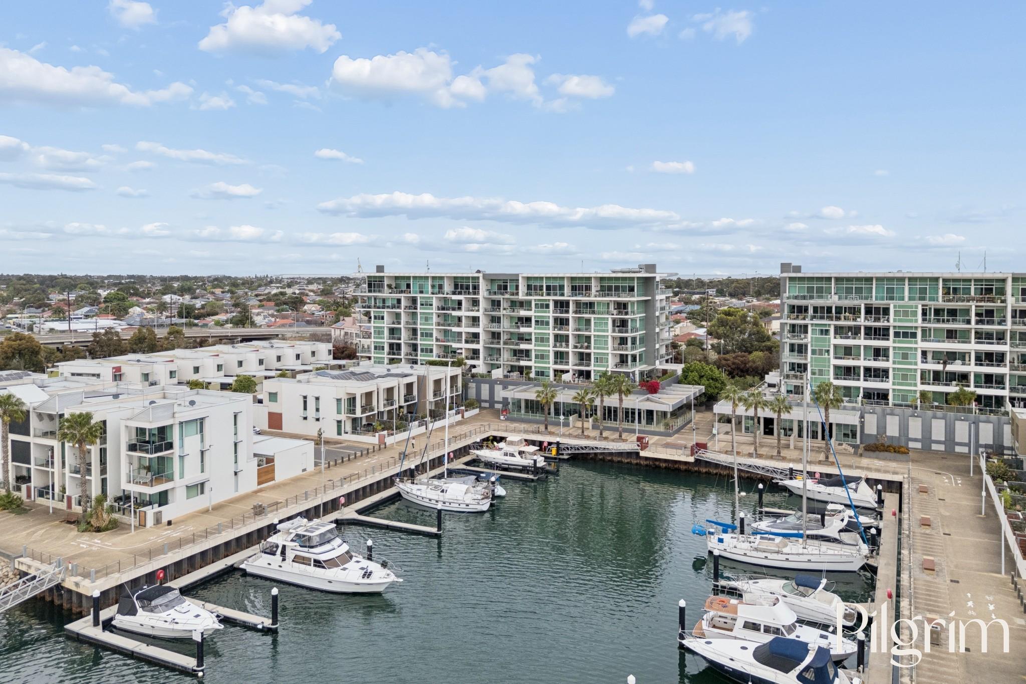 303/1-2 Tarni Court, New Port SA