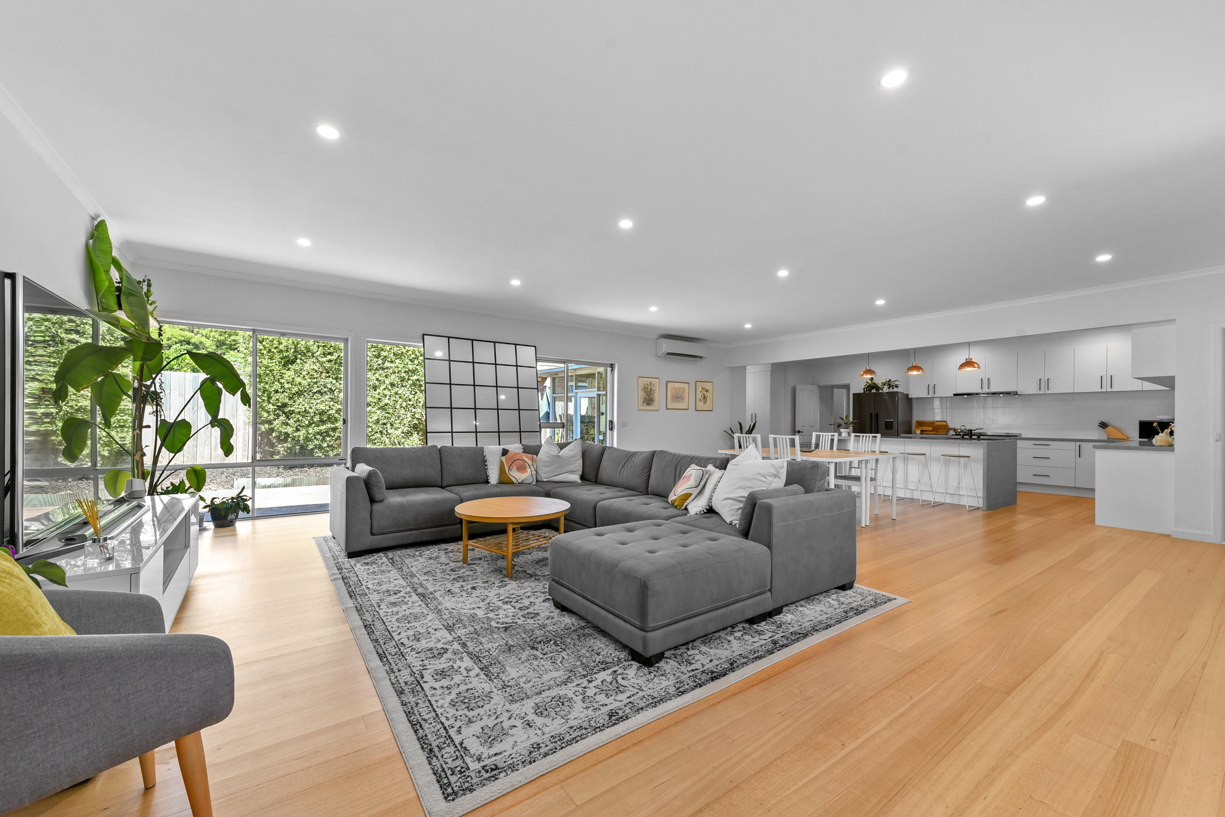 213 Waverley Road, Mount Waverley VIC