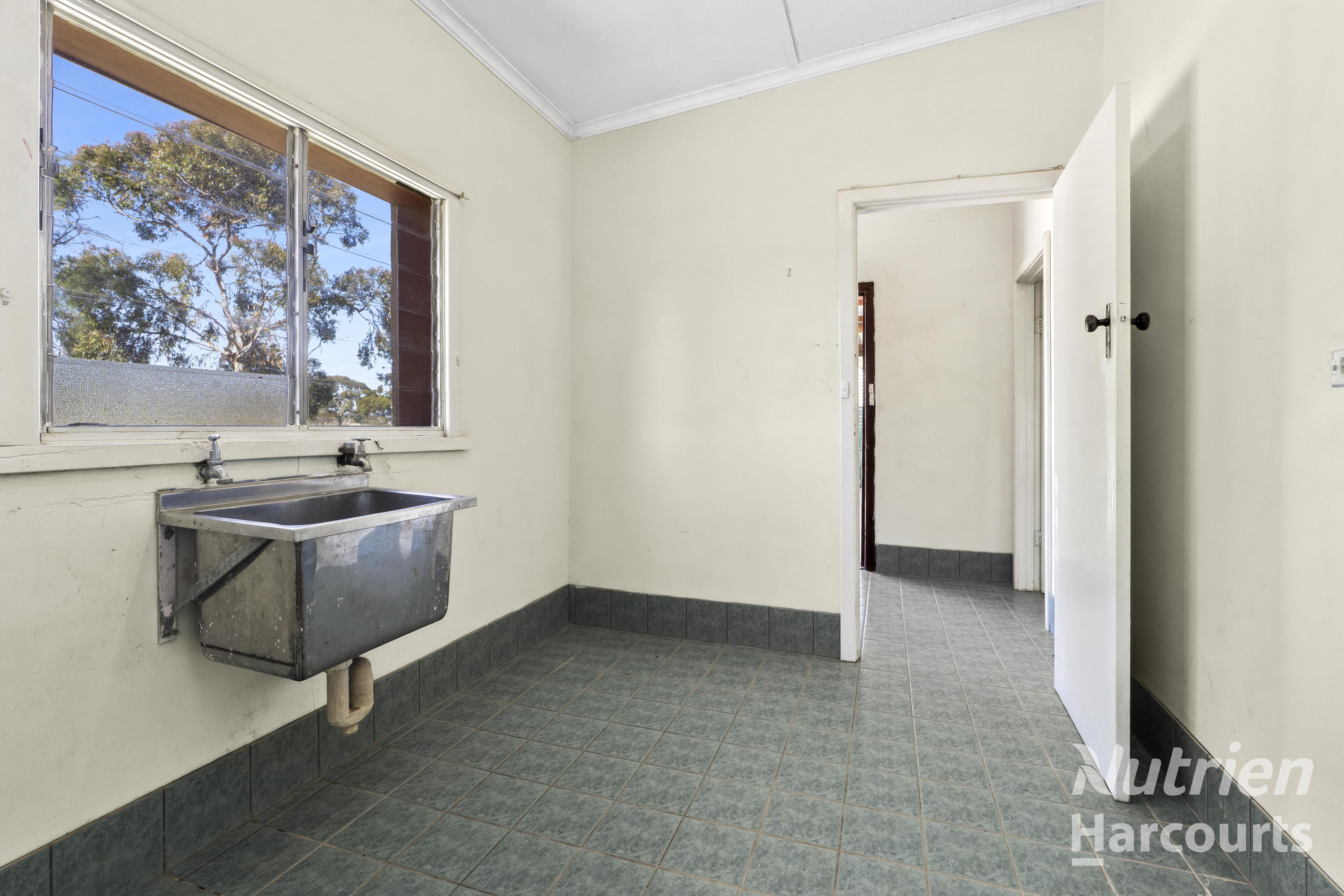 41 Kite Street, Renmark For Sale by Farmbuy.com - image 9