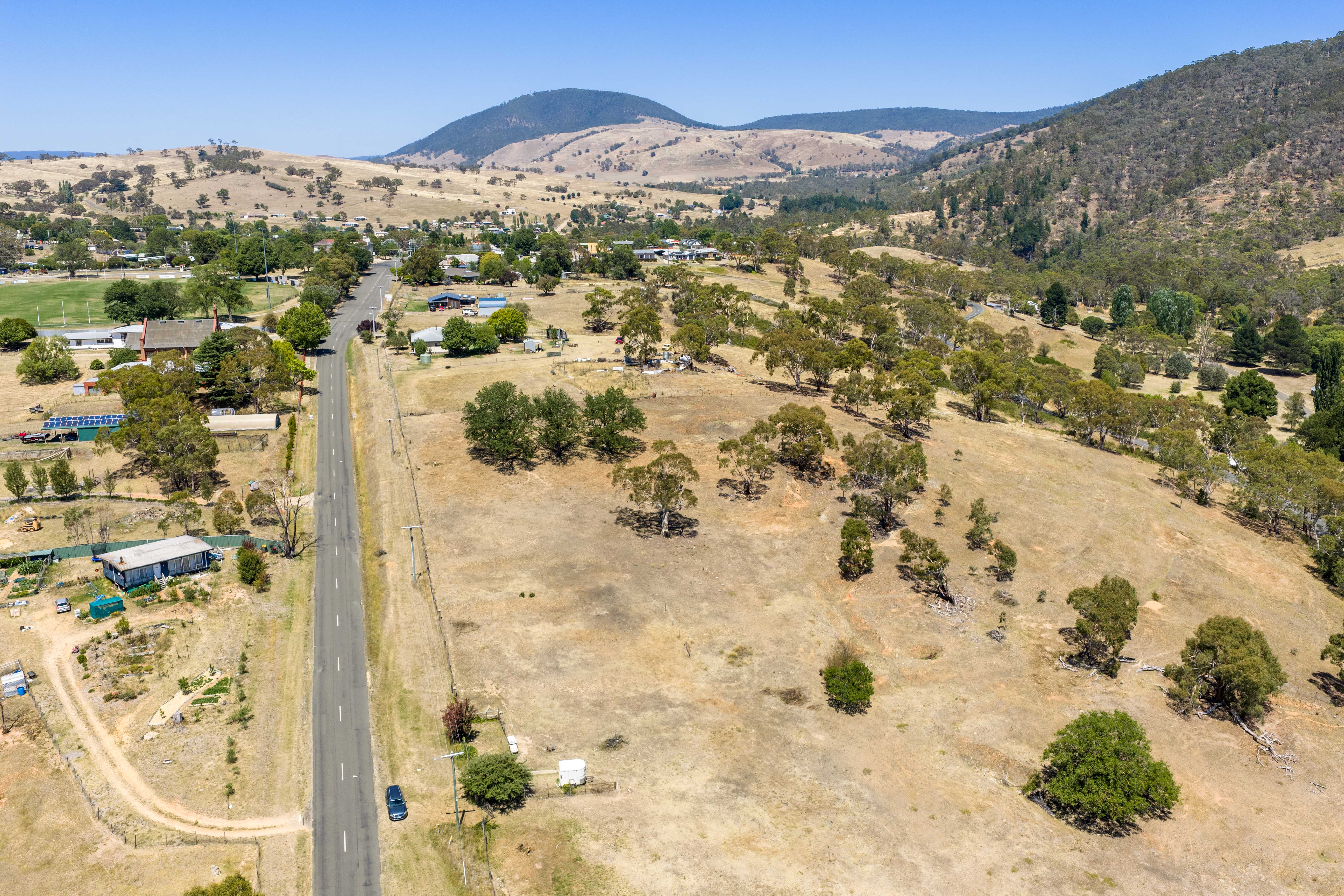56 Day Avenue, Omeo For Sale by Farmbuy.com - image 2