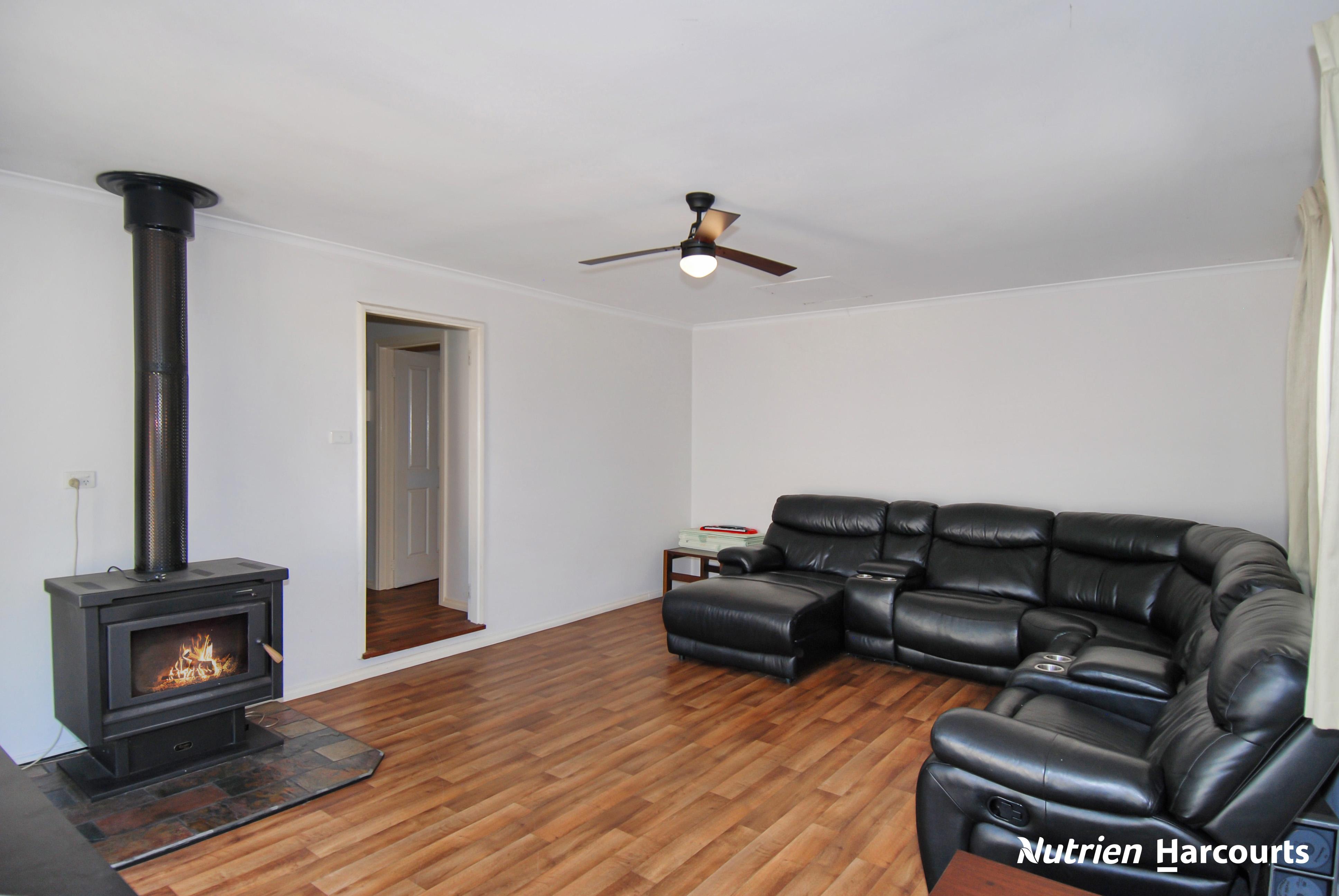 33 Claydon Road, Woodside For Sale by Farmbuy.com - image 12