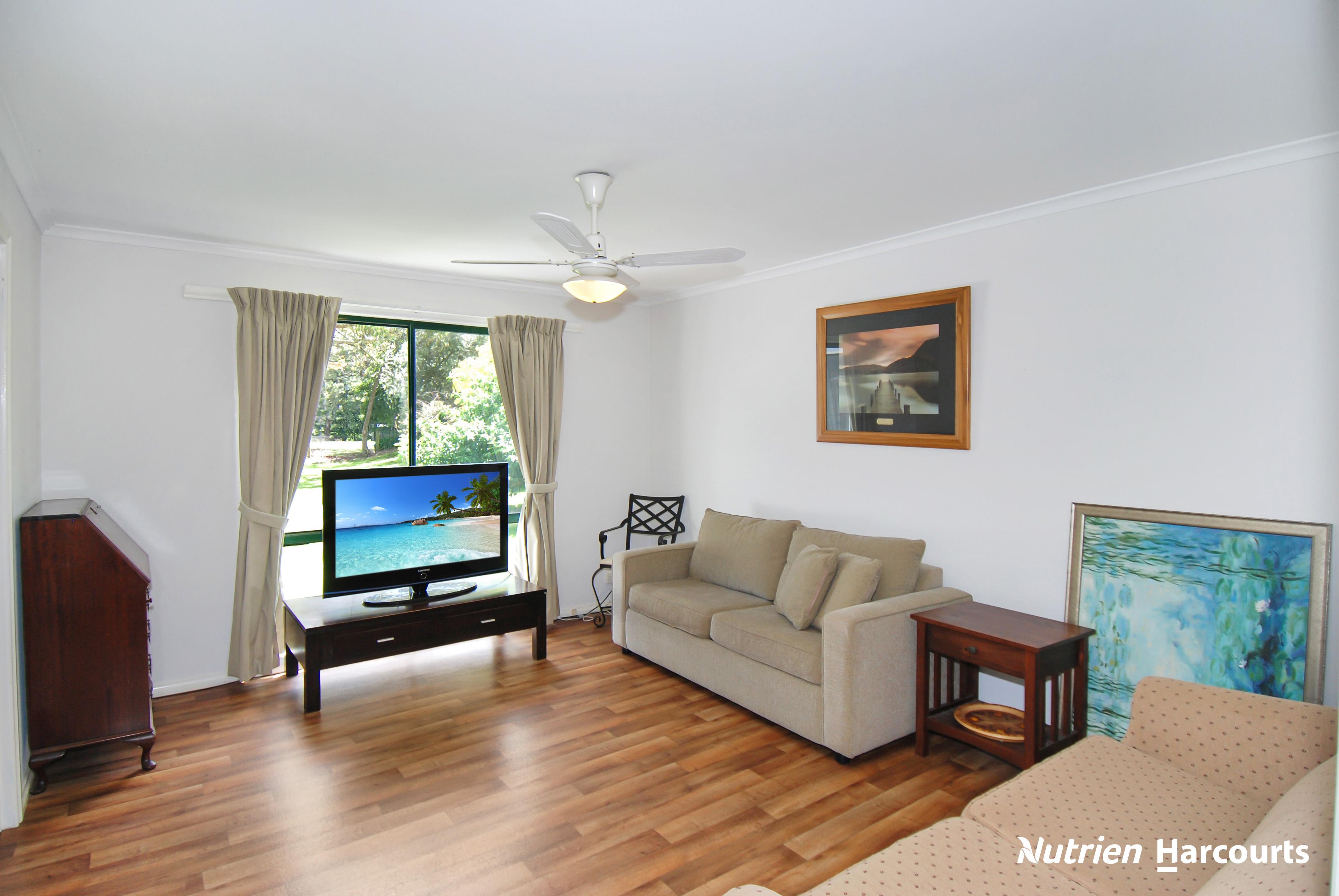 33 Claydon Road, Woodside For Sale by Farmbuy.com - image 15
