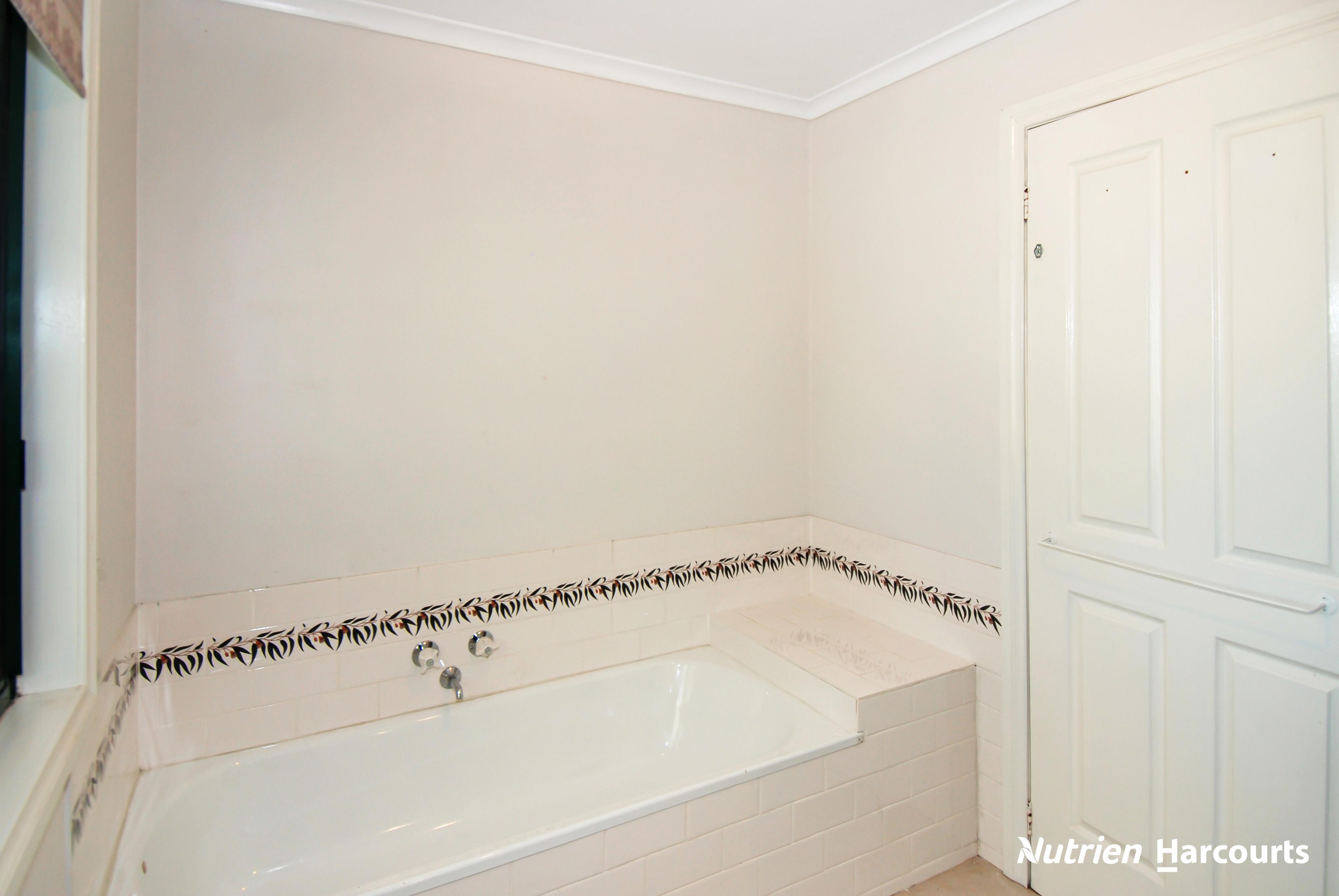 33 Claydon Road, Woodside For Sale by Farmbuy.com - image 21