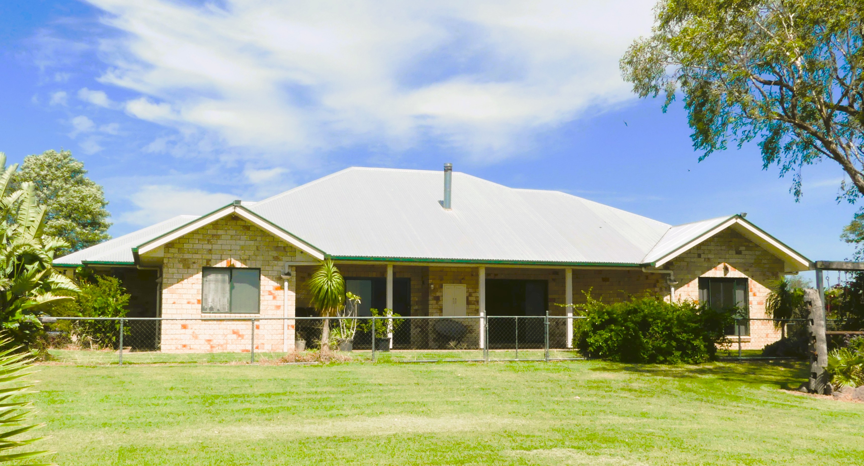 'The Overflow' 102 Crighton Road, Biddeston QLD 4401