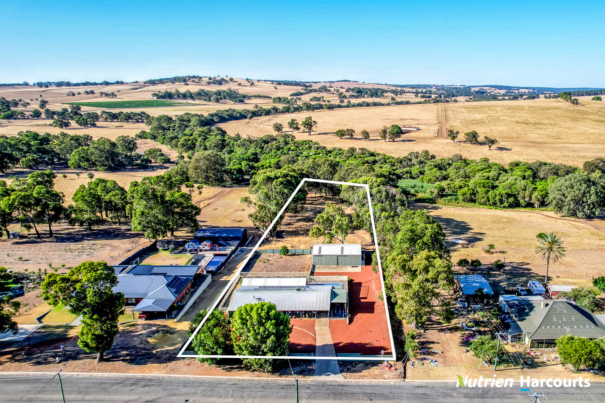 8 Lefroy Street, Gingin WA 6503