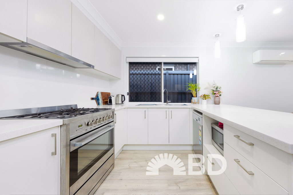 16 Palatial Crescent<br />NARANGBA 4504