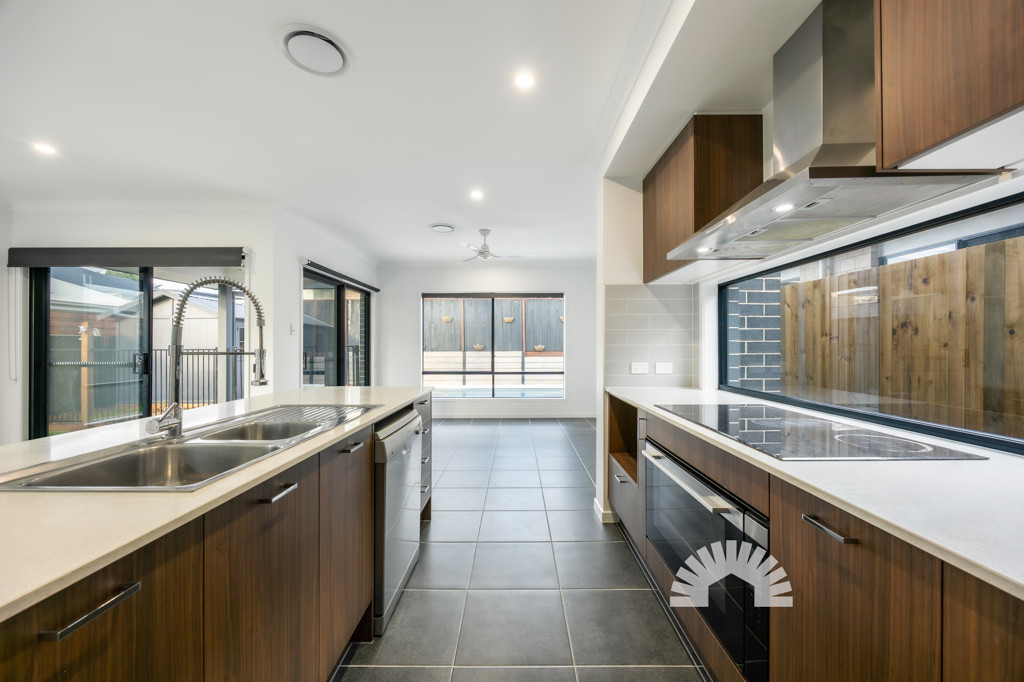 77 Burbury Road<br />MORAYFIELD 4506