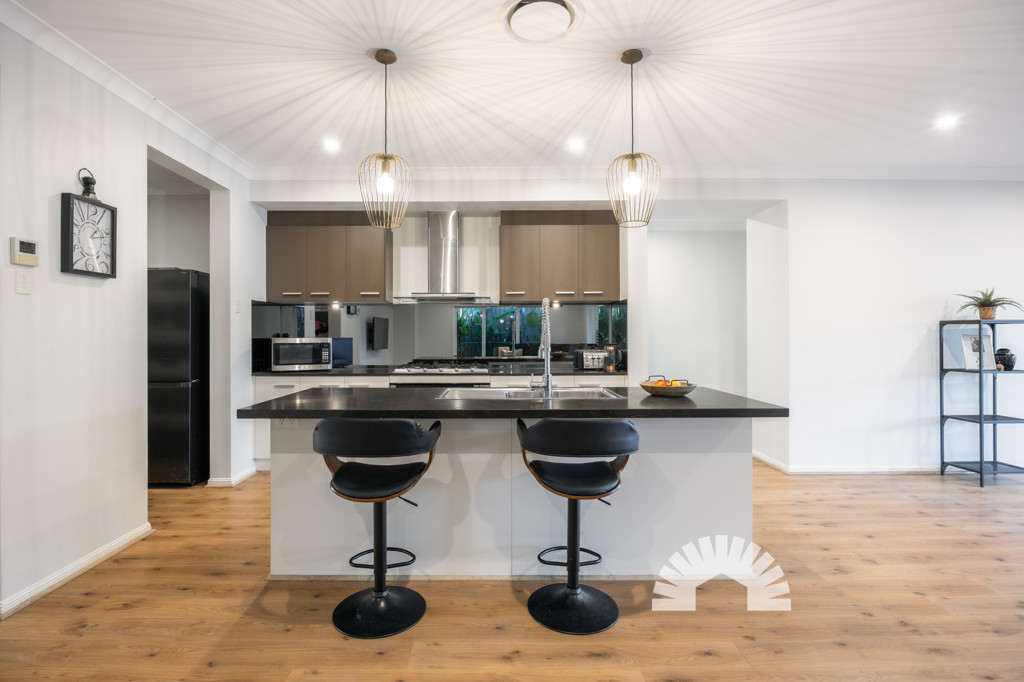 1 Stately Crescent<br />NARANGBA 4504
