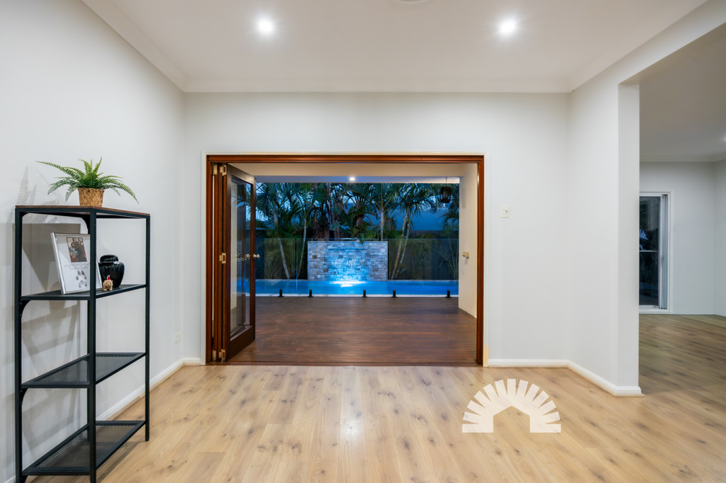 1 Stately Crescent<br />NARANGBA 4504