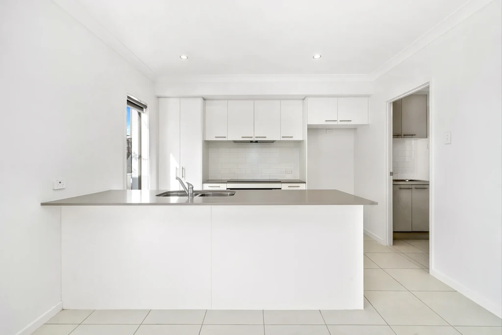 128 Spinnaker Boulevard<br />NEWPORT 4020
