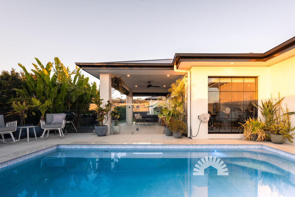 2 Stunning Crescent<br />NARANGBA 4504