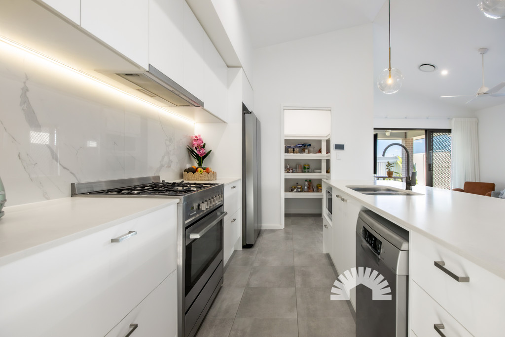 37 Elite Crescent<br />NARANGBA 4504