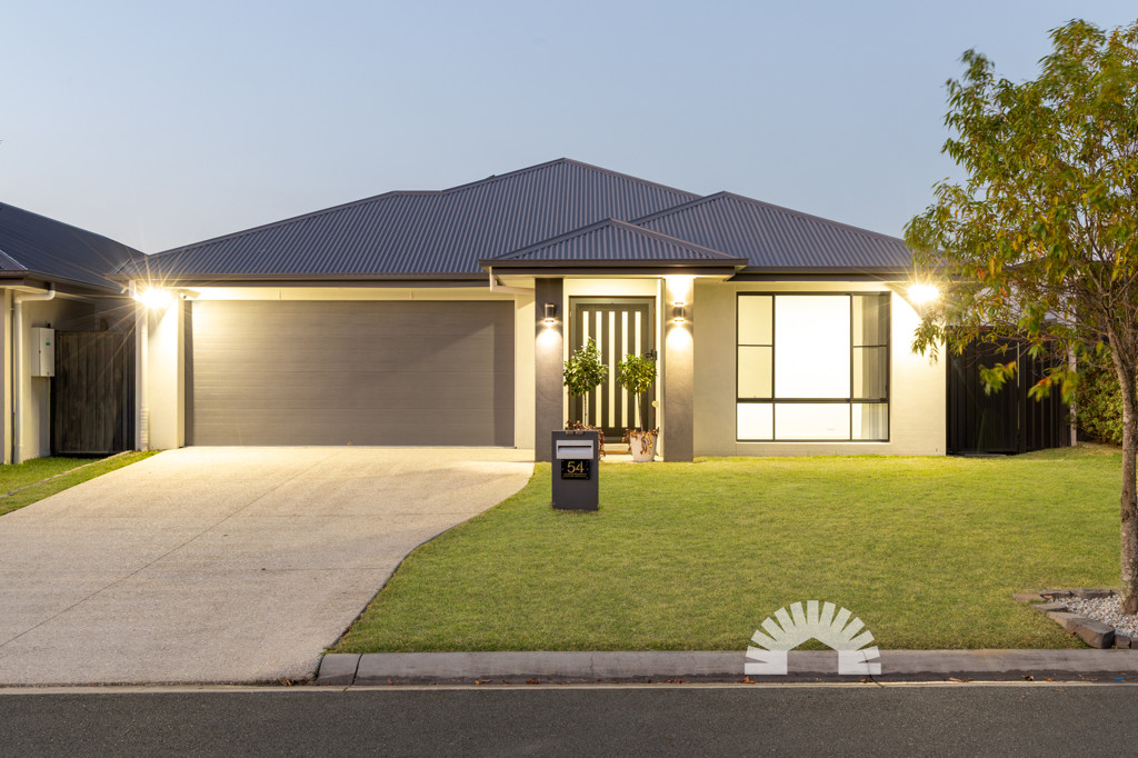 54 Palatial Crescent<br />NARANGBA 4504