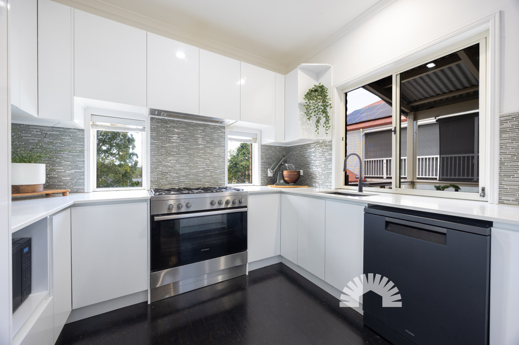 1 Giles Chase<br />NARANGBA 4504