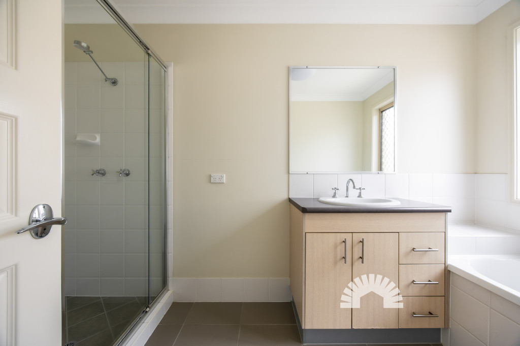 11 Barron Street<br />MORAYFIELD 4506