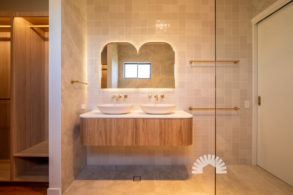 24 Ninth Avenue<br />SANDGATE 4017
