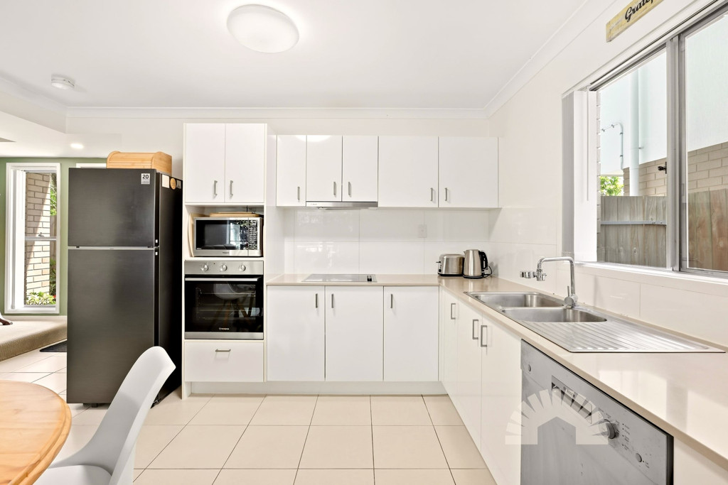 4/11 Thistledome Street<br />MORAYFIELD 4506
