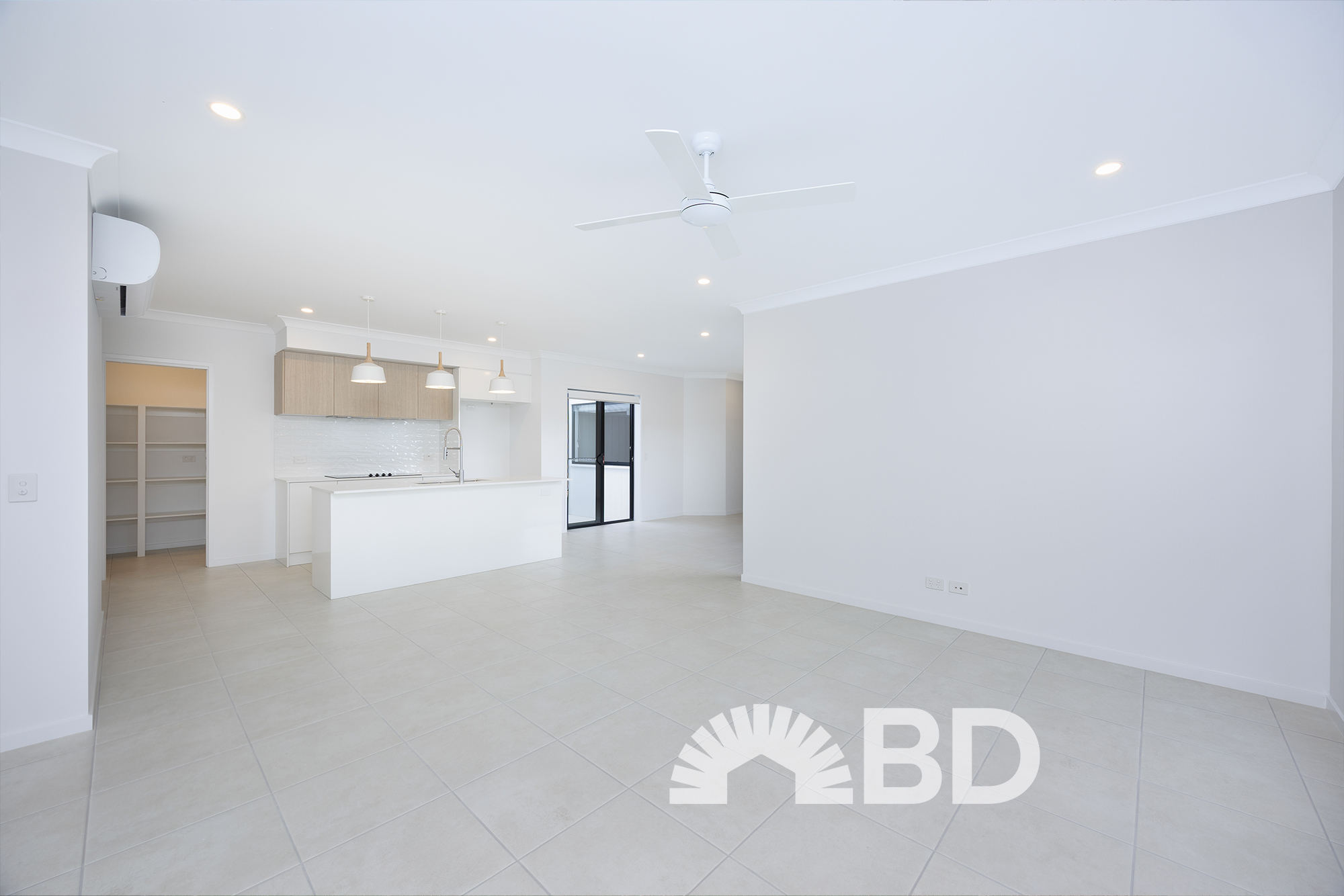 15 Creek Parade,[object Object],MORAYFIELD 4506