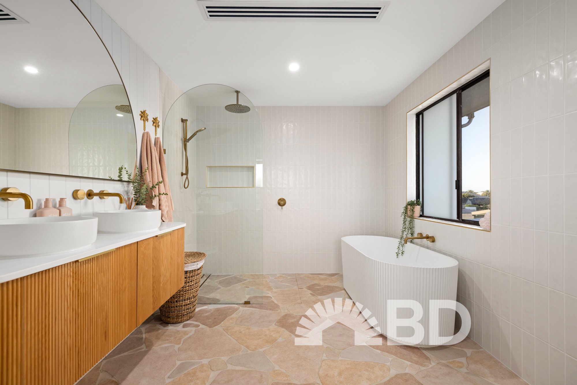 64 Endeavour Drive, Banksia Beach QLD