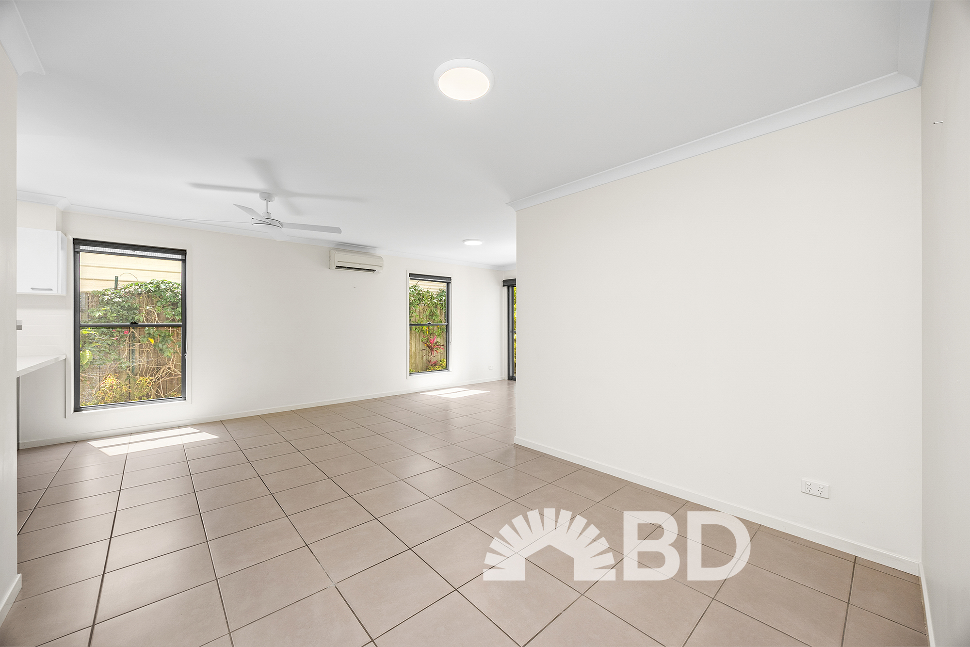 4/14 Hall Avenue,[object Object],BONGAREE 4507