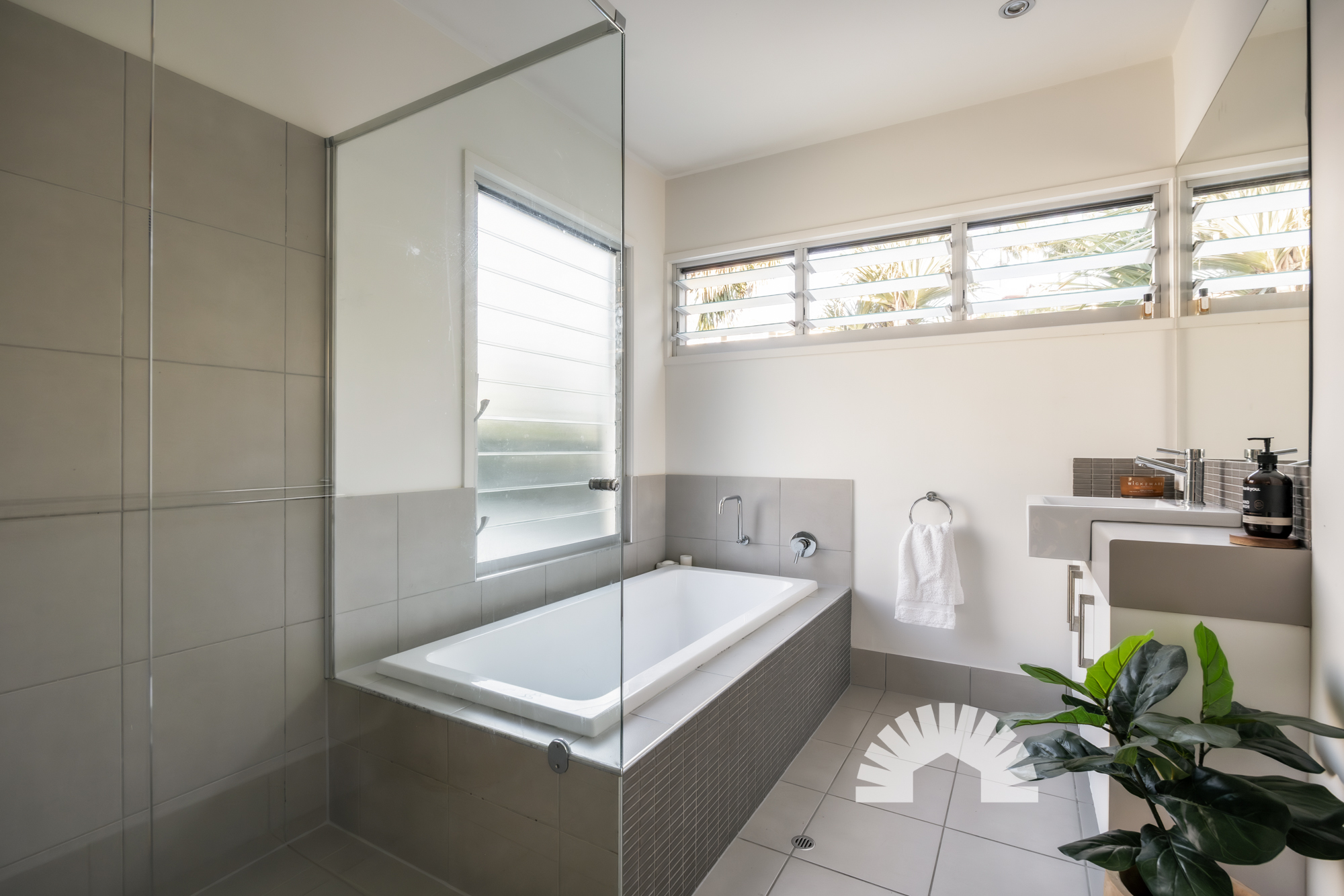 9 Pearl Parade, Nambour QLD