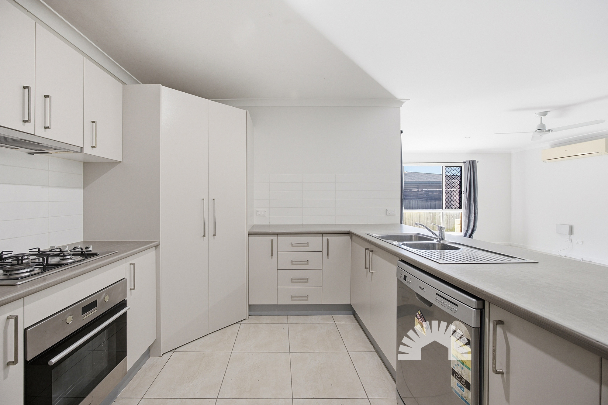 6 Mia Court,[object Object],MORAYFIELD 4506